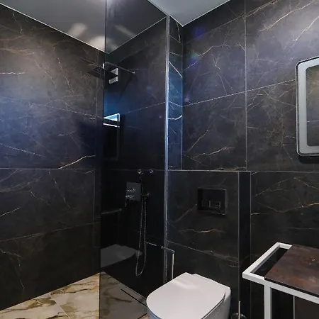 Къща за гости Graffit Luxury 4*